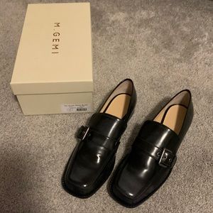 New M GEMI Black Leather Buckle shoe size 39